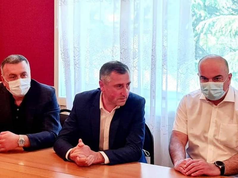 სახელმწიფო რწმუნებულმა ცაგერისა და ლენტეხის მუნიციპალიტეტებში ახლად დანიშნული...